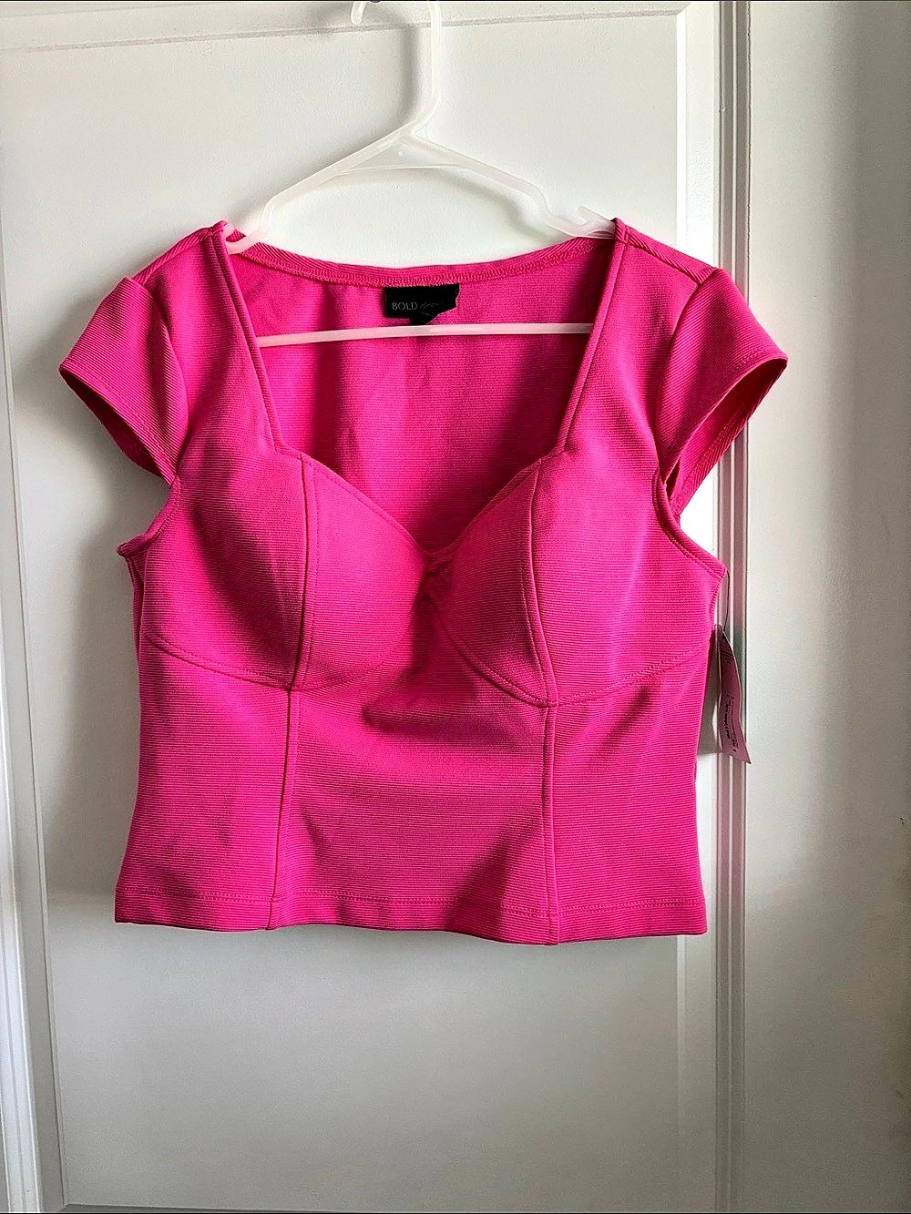 BOLD elements Fitted Short Sleeve Top in Pink Size Medium NWT